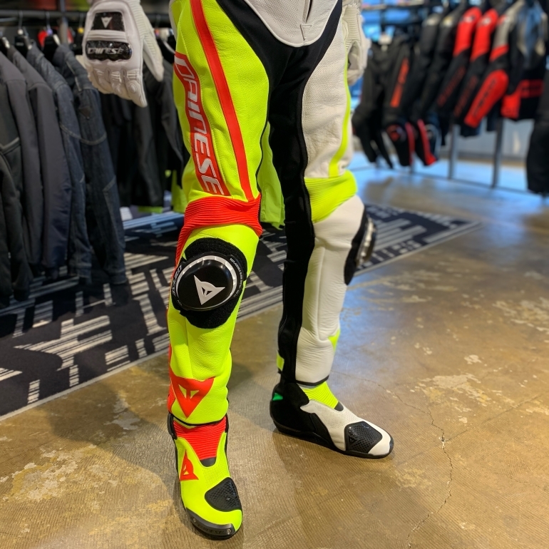 ダイネーゼの王道レザーパンツ『DELTA 4 LEATHER PANTS』のご紹介